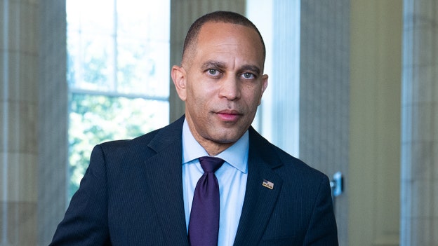 Hakeem Jeffries fails to acknowledge Trump involvement in Israel-Hamas peace deal