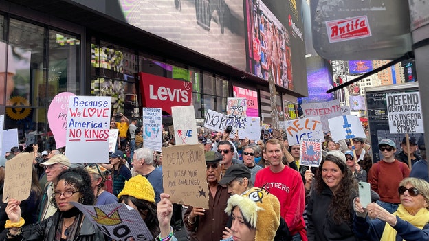 NYC 'No Kings' protesters march with signs labeling popular Democrats 'ANTIFA'