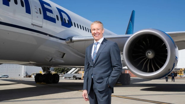 United CEO calls his airline 'best in the history of aviation' in Veterans Day message