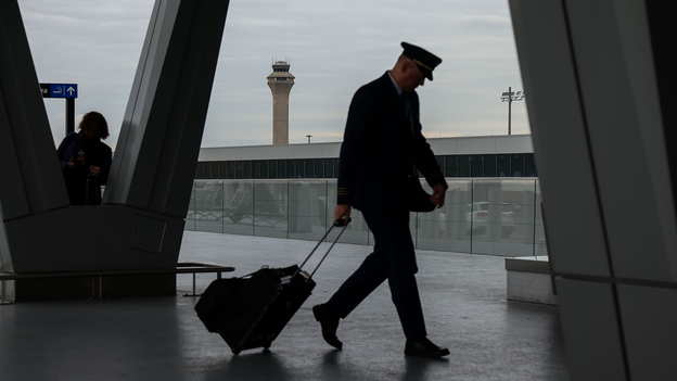 FAA flight reduction plan announced amid shutdown