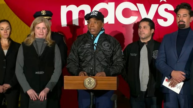 El alcalde de Nueva York «sigue de cerca» el ataque en Washington D. C. antes del desfile del Día de Acción de Gracias.