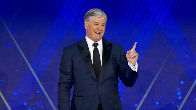 Hannity opens Patriot Awards with tribute to America as 'the single best country God ever gave man'