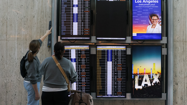 America’s top 10 busiest airports cut flights as shutdown drags on