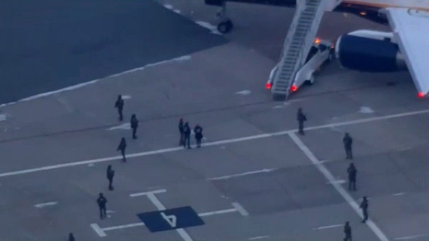 Federal agents spotted as DOJ plane carrying Maduro lands on American soil