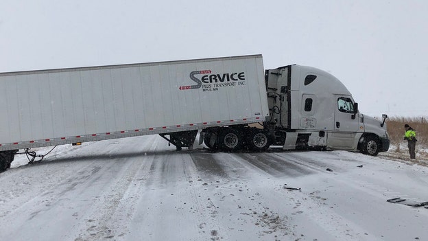 NB I-35 in Mason City, Iowa, closed after semi crash