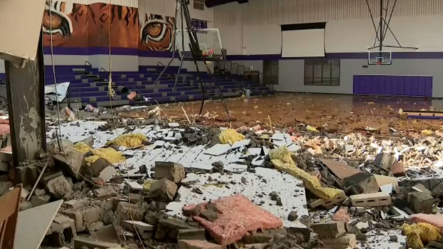 Tornado damages Jacksboro High School