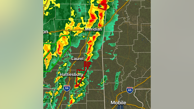 FOX Weather 3D Radar tracking tornado-warned storms in eastern Mississippi