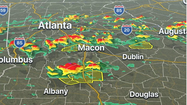 FOX Weather 3D Radar tracking severe thunderstorms along I-75 corridor