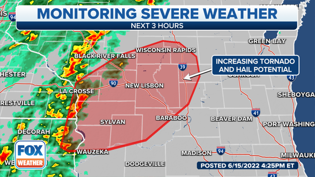 Increasing tornado and hail potential over southern WI over next 3 hours