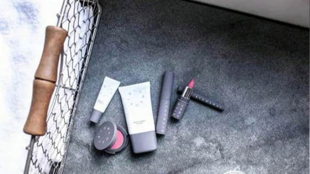 Startup makes cosmetics available on-the-go