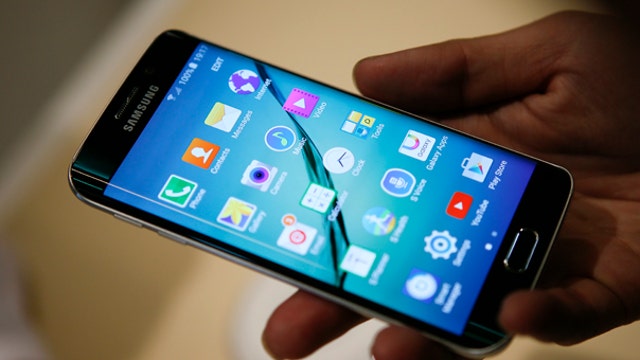 Samsung sees record phone orders