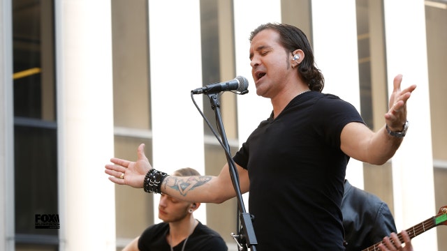 Scott Stapp performs 'With Arms Wide Open'