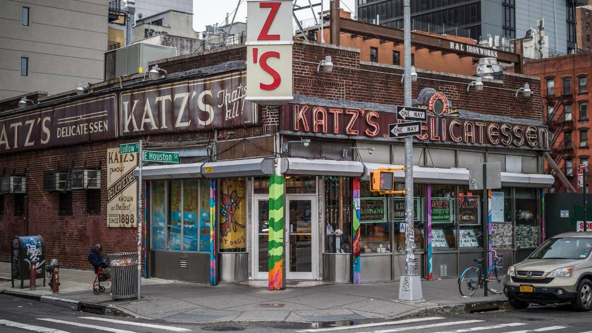 Katz's Deli patrons compete in 'When Harry Met Sally' orgasm contest