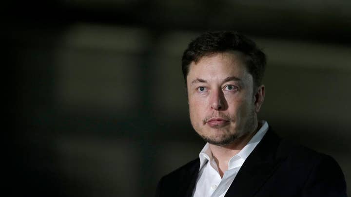 SEC asks judge to hold Tesla CEO Elon Musk in contempt for violating settlement
