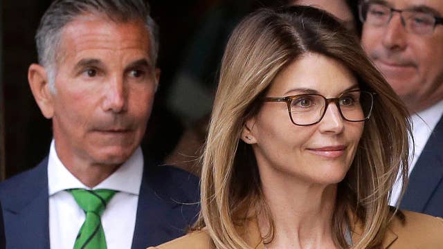 Lori Loughlin, Mossimo Giannulli indicted on money laundering charges