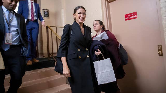 AOC talks climate change while cooking mac and cheese