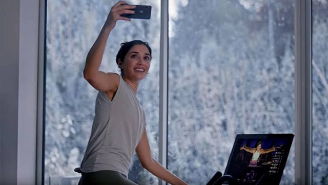 Peloton Actress Appears In Ryan Reynolds Gin Commercial On Air 
