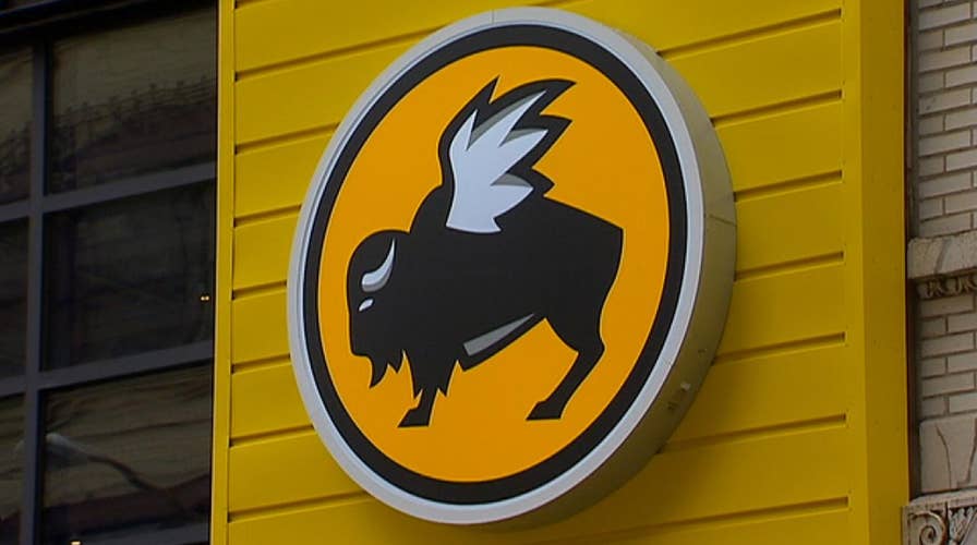 Buffalo Wild Wings makes Super Bowl bet with football fans; Boeing faces more 737 Max woes