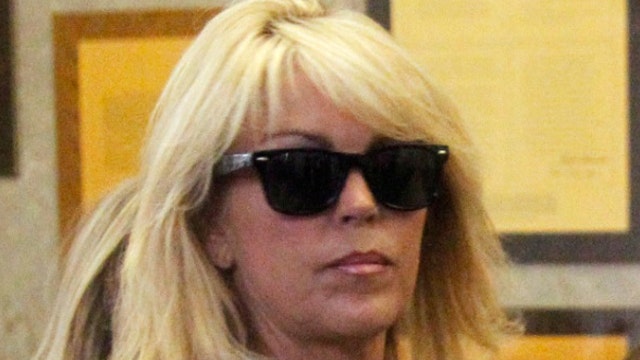 Dina Lohan can’t get a date