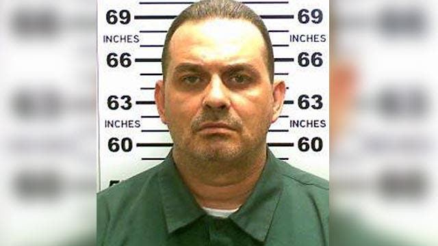 Half-brother of escaped killer: Turn yourself in