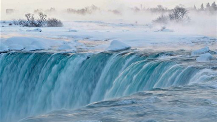 Parts of Niagara Falls freeze amid Arctic air plunge