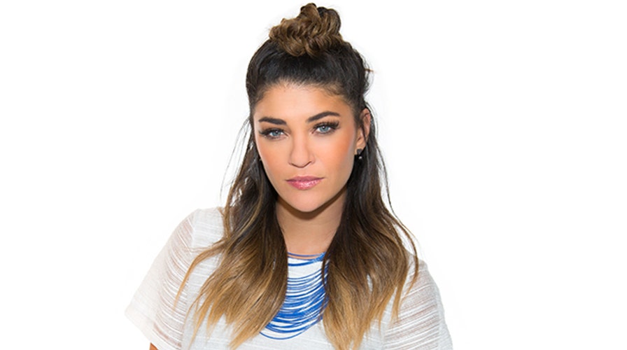 Jessica Szohr Goes to Extremes on USA's 'Complications'