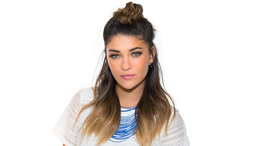 Jessica Szohr Goes to Extremes on USA's 'Complications'