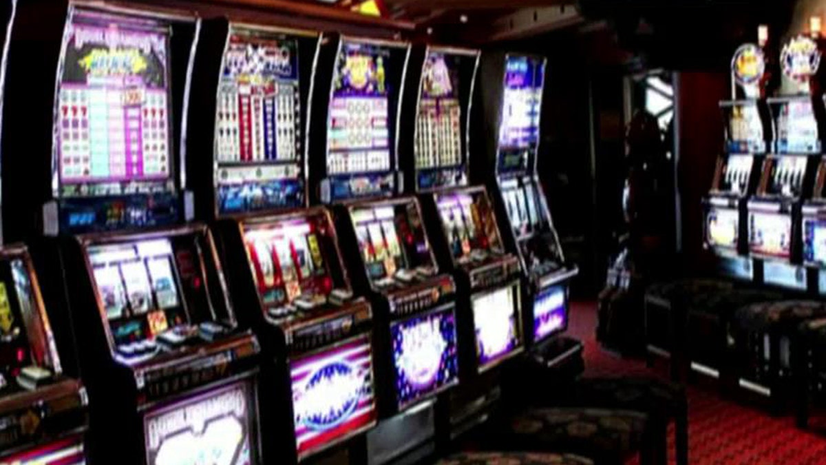 2 Jim Beam Fox Slot Machine Bank 1985 Las Vegas 15th Annual Convention  IAJBBSC