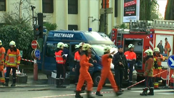 Envelopes of white powder spark Brussels mosque evacuation