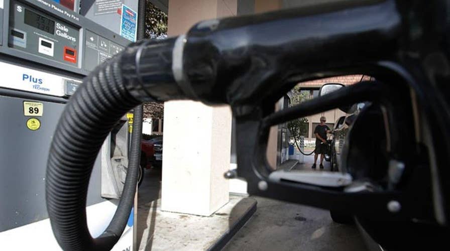 Gas prices continue to drop nationwide