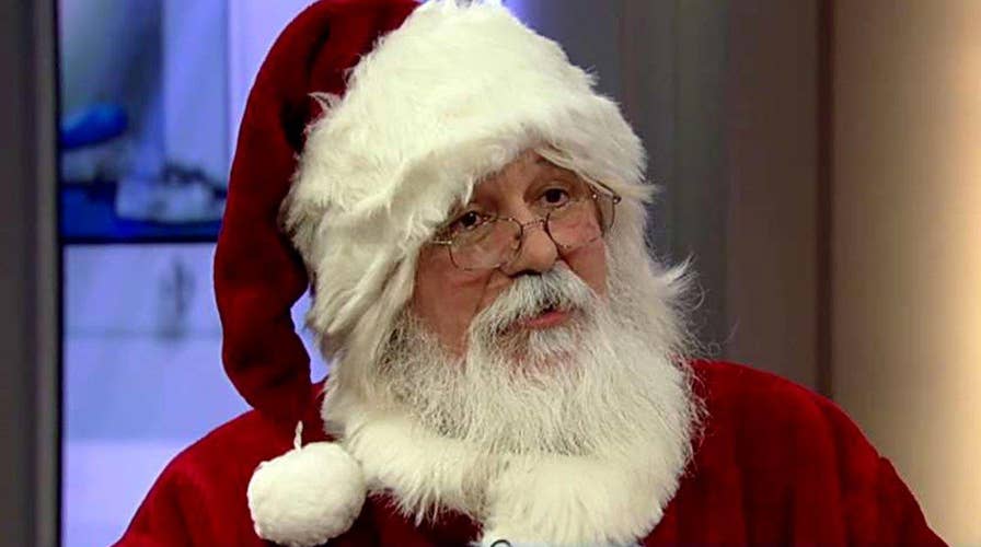 Cooking with 'Friends': Santa makes his favorite cookies