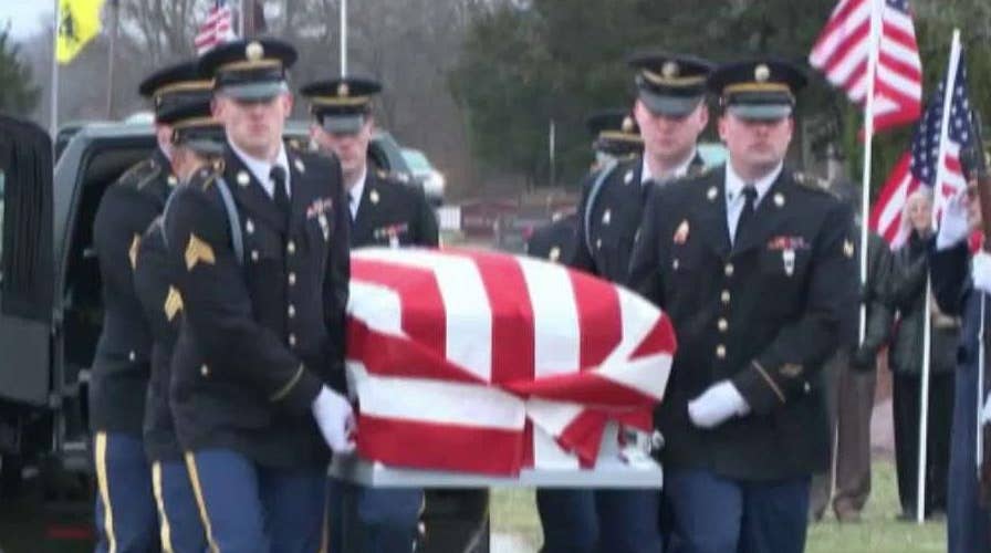 Thousands gather for funeral of Vietnam veteran
