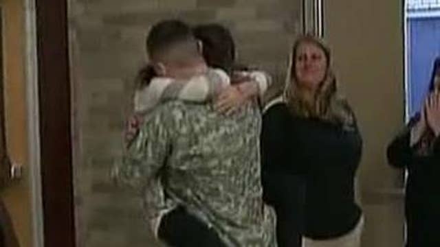 Soldier Returns Home Early To Surprise Sister On Air Videos Fox News 3437