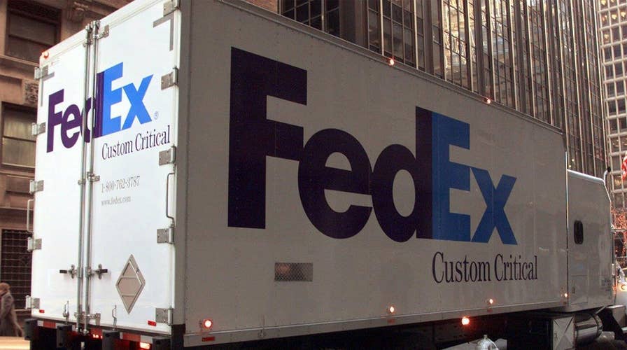 FedEx: Employees volunteer to make deliveries on Christmas