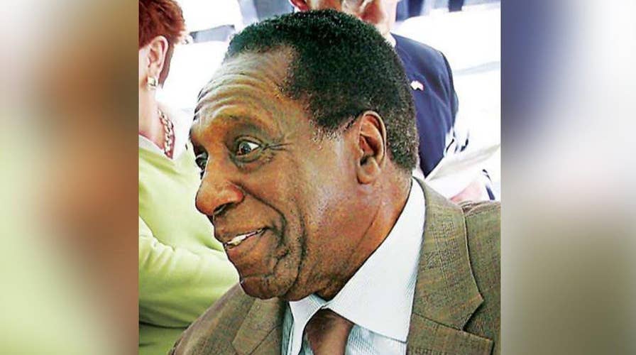 Legendary Harlem Globetrotter Meadowlark Lemon dies at 83