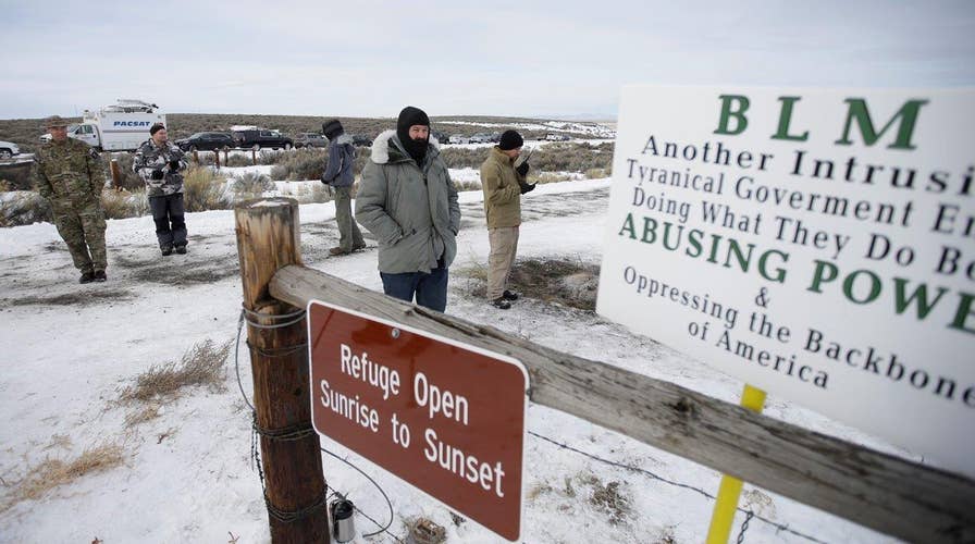 Armed protestors refuse to leave Oregon wildlife refugee