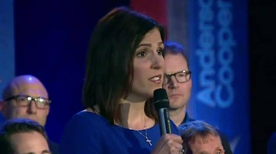 Taya Kyle challenges President Obama on gun control