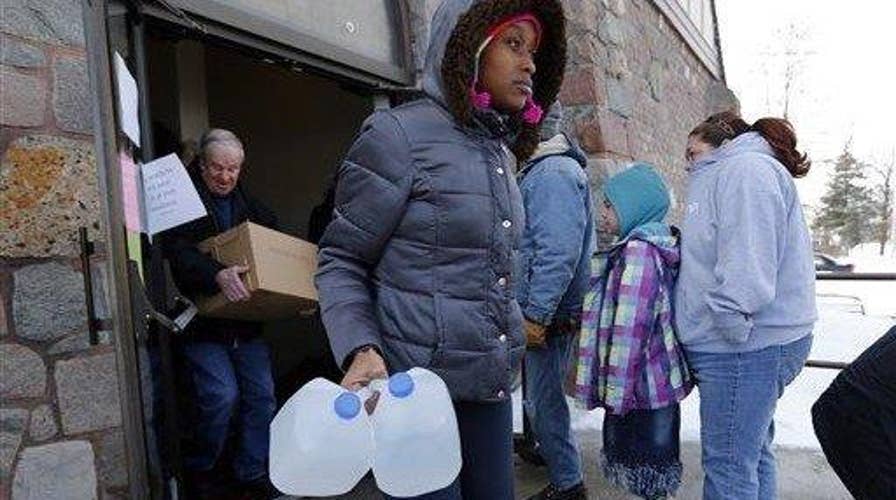 Flint mayor heads to Washington to push for disaster relief 