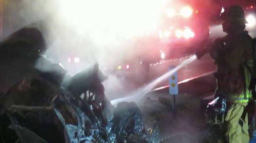 Jamie Foxx pulls man from burning car