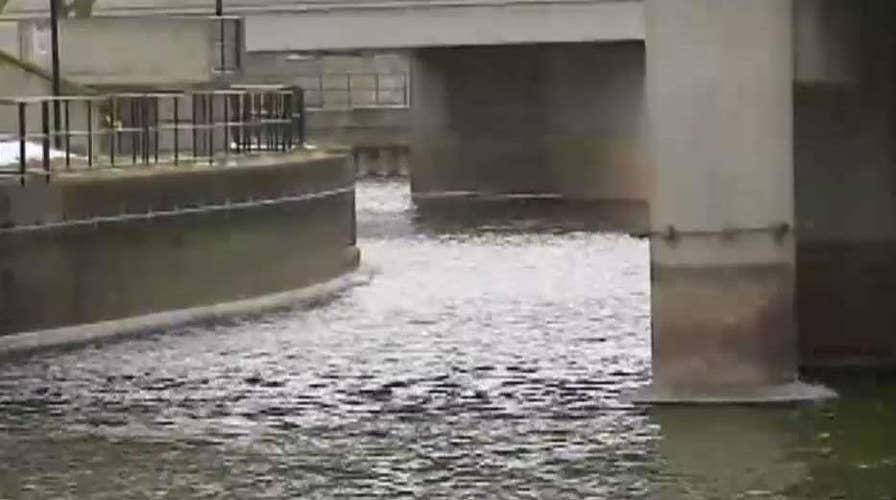 EPA official offers to resign over Flint water crisis