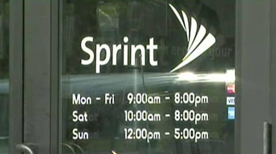 Sprint slashes thousands of jobs to cut costs
