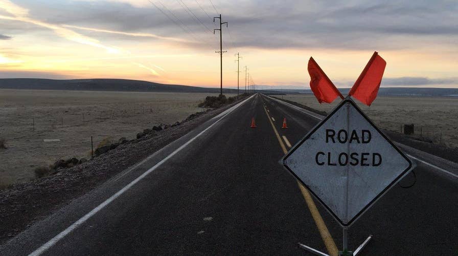 Ammon Bundy tells followers to leave protest