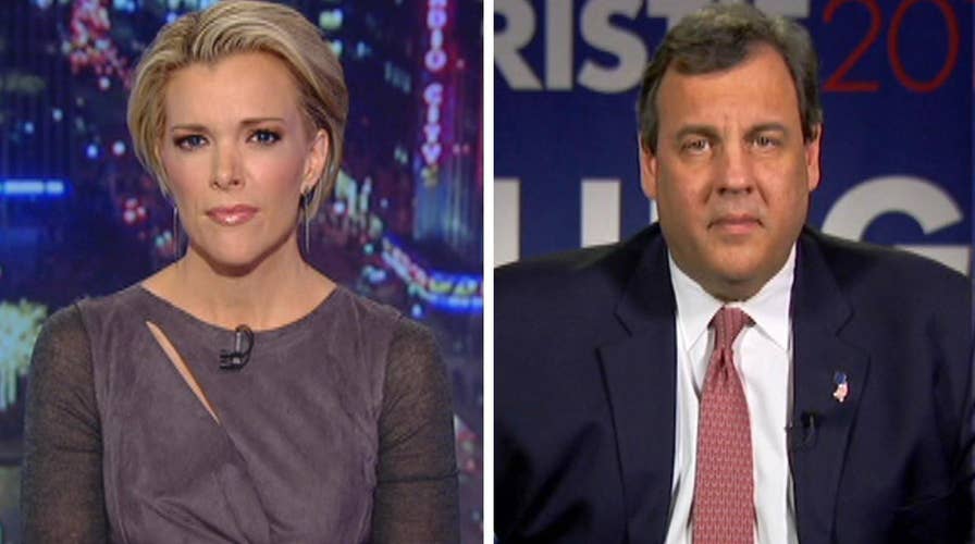 Christie: House of cards is coming down around Clinton