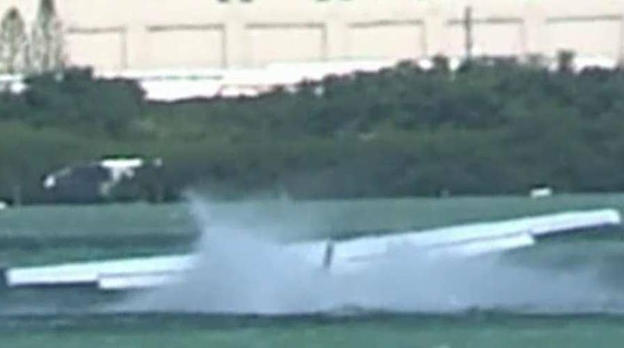 Plane makes emergency landing in Hawaiian lagoon