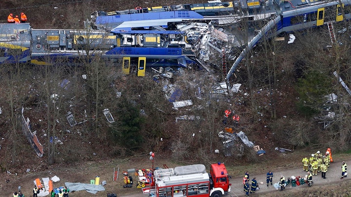 Investigation under way in deadly train crash in Germany 