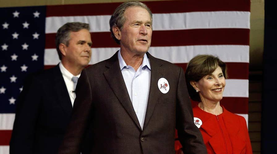 'W' makes 1st appearance for Jeb on campaign trail