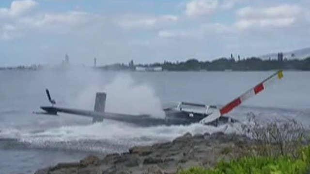 Tourists watch horrific helicopter crash near Pearl Harbor 