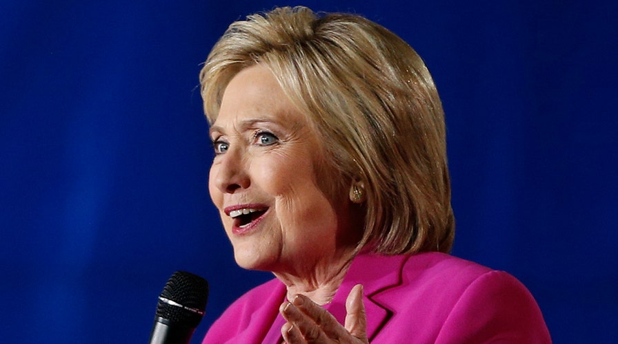 Clinton builds big superdelegate lead despite NH loss