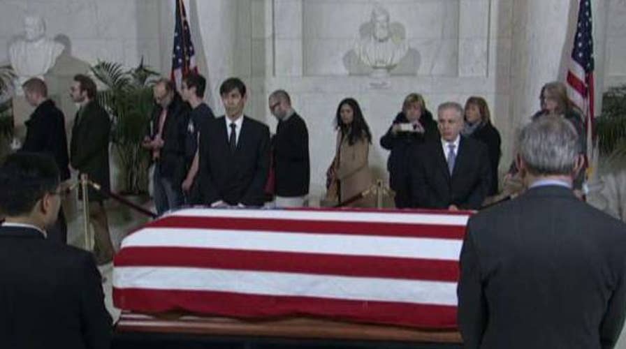 Justice Antonin Scalia lying in repose at the Supreme Court
