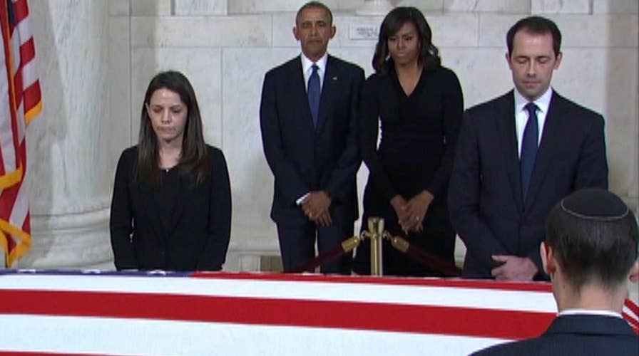 President Obama, first lady pay respects to Justice Scalia